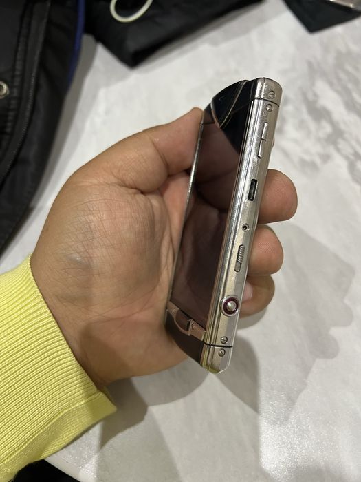 Vertu Constellation T faqat realni klientlaga