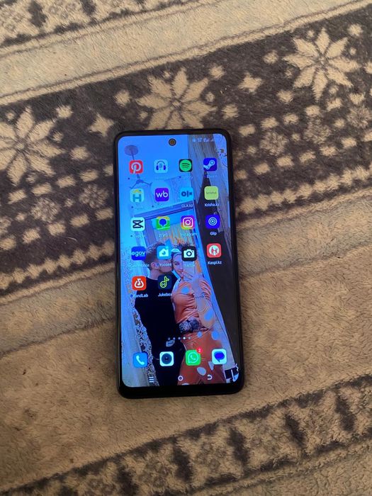 Продается телефон