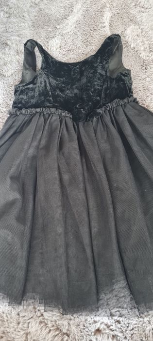 Детска рокля с гол гръб