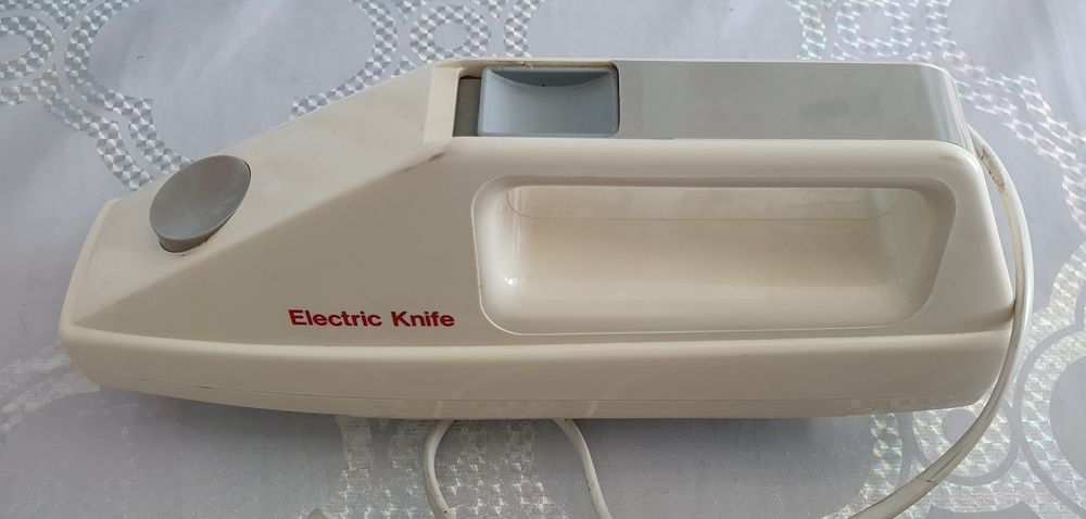 Нож электрический новый