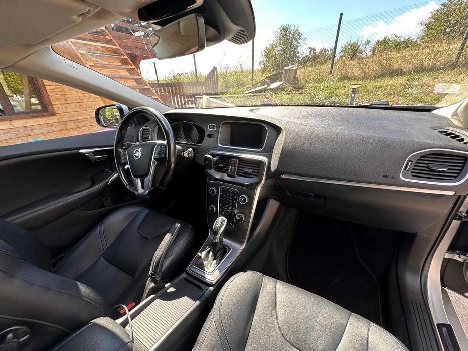 Volvo V40 D2 Summum Geartronic 2015