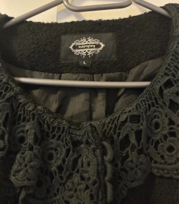 Palton scurt, elegant cu dantela