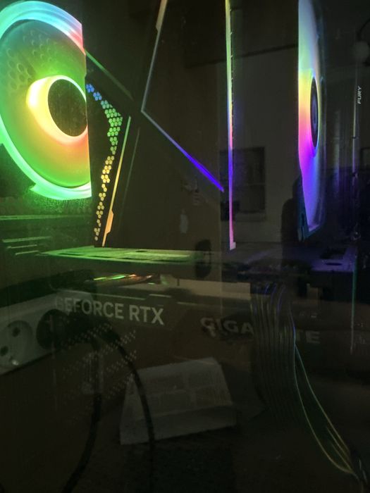 Продам видеокарту GIGABYTE RTX 4060