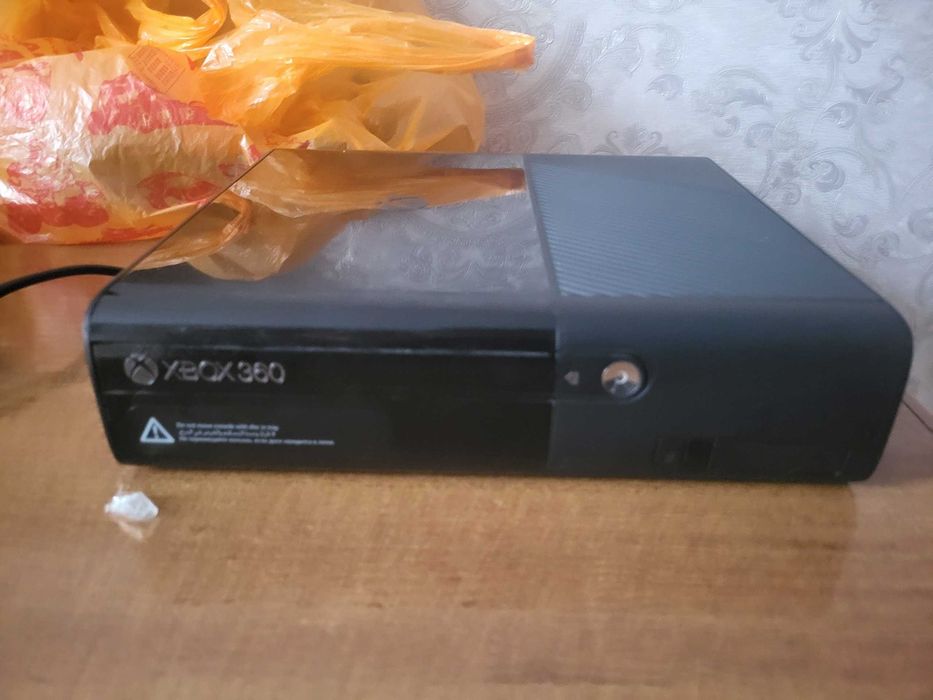 Xbox 360 E, не прошит
