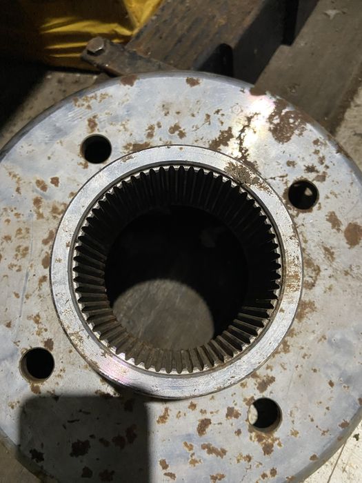 Продам корпус бортовой передачи  грейдера