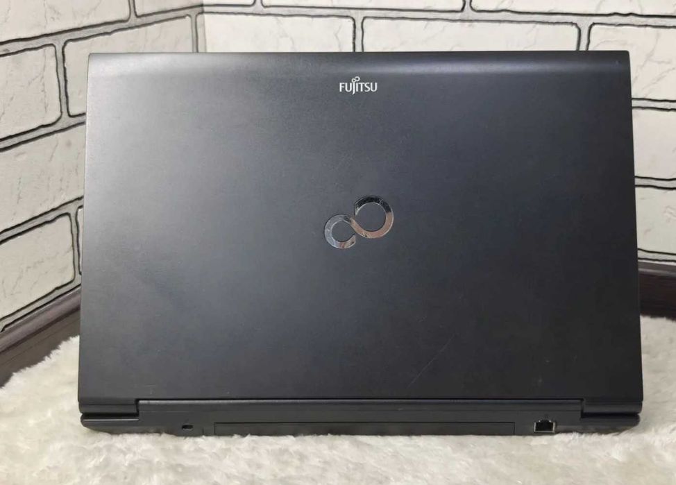 Продам ноутбук на базе процессора intel Core i3-2348M