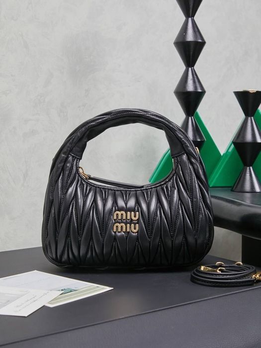 Miu Miu Wander Black