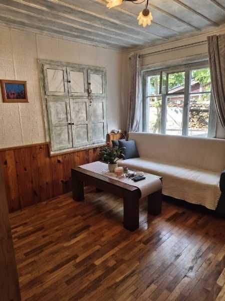 Двуетажна къща в Каравелово