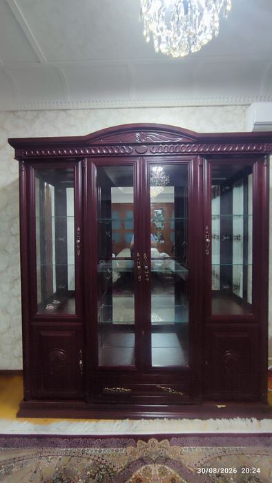 Mehmonhona Shkaf
