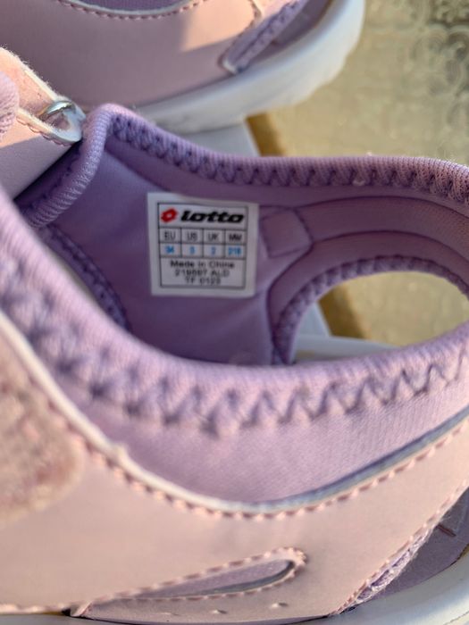 Сандали за момиче