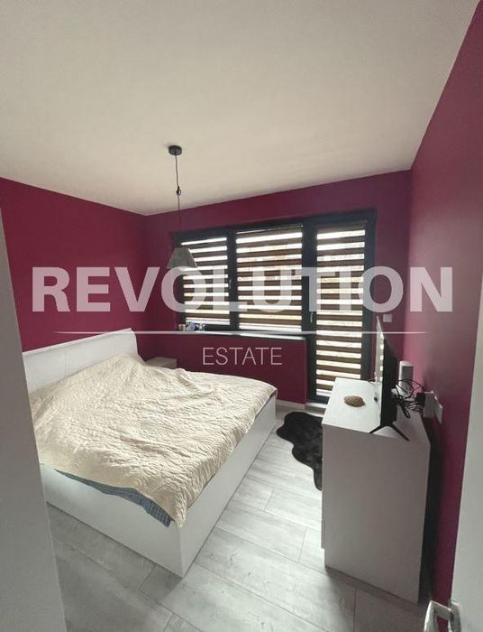 Дава се под наем Двустаен апартамент в к.к. Св.Св. Константин и Елена - 48 кв.м за 490 € - Снимка #3