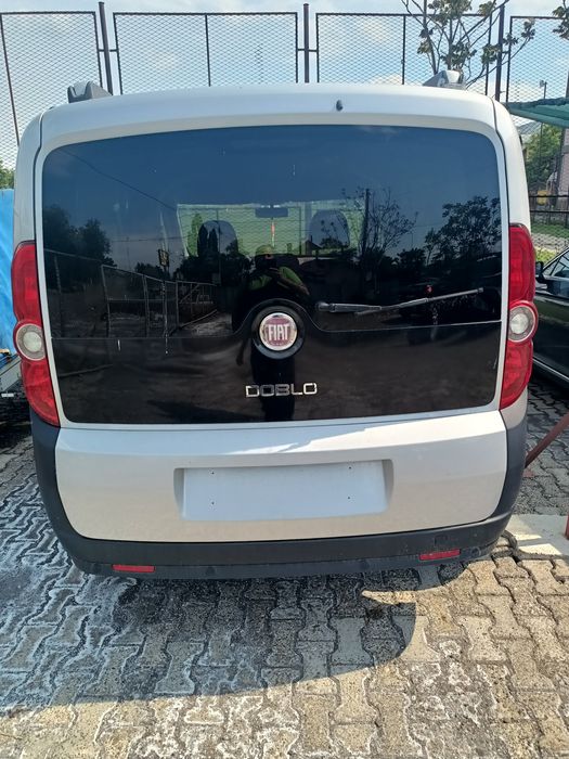 Vînd Fiat Doblo , motorizare de 1,3 diesel , euro 4  , an de fabricație 2011   cu 21000  km .