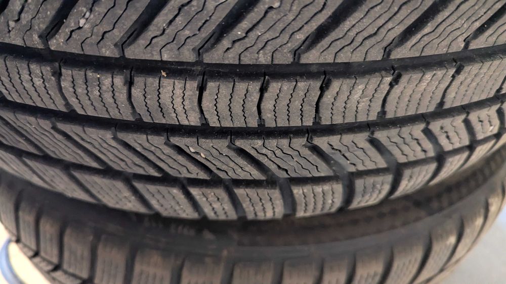 Гуми Континентал Continental 235 45 18