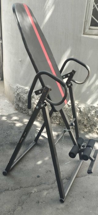 Инверсионный стол для растяжения позвоночной грыжи