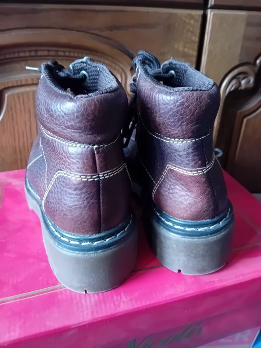 Ghete piele mărimea 38