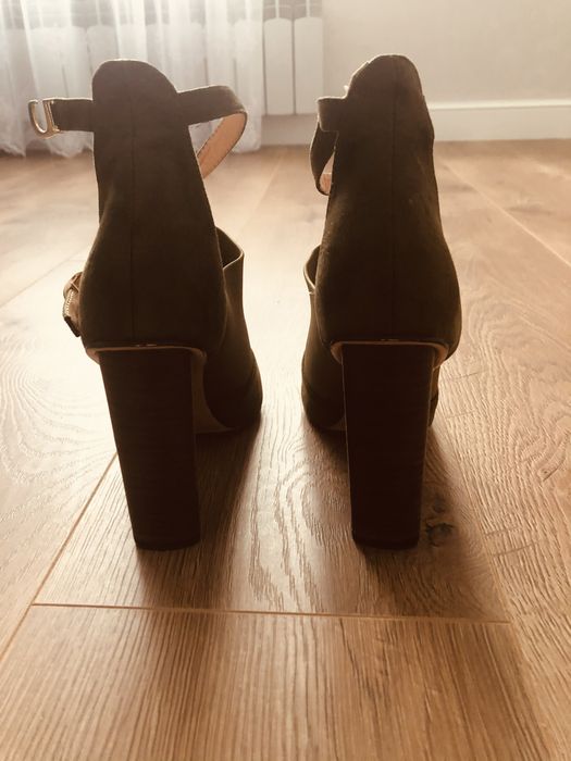 Женская обувь