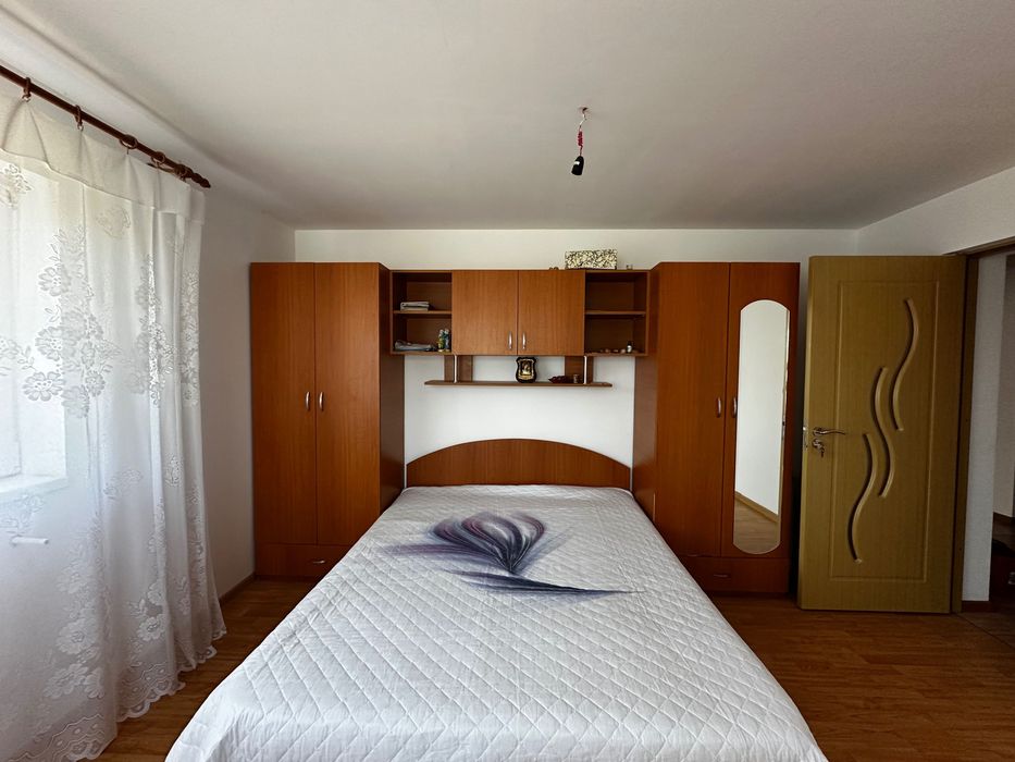 Casa spațioasă de vânzare