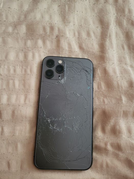 Iphone 11 pro        ..
