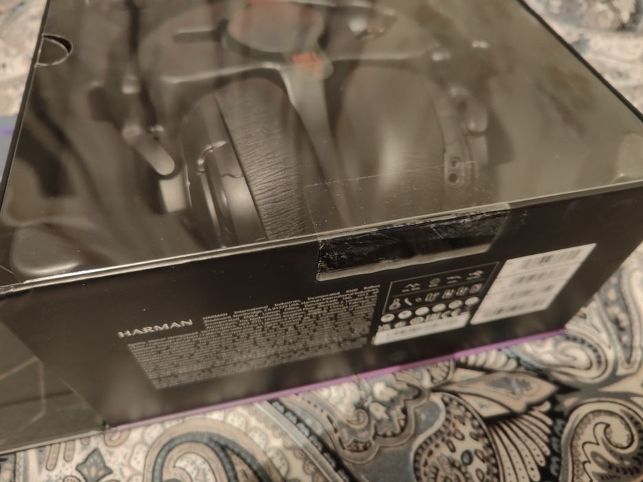 JBL QUANTUM ONE запечатанный