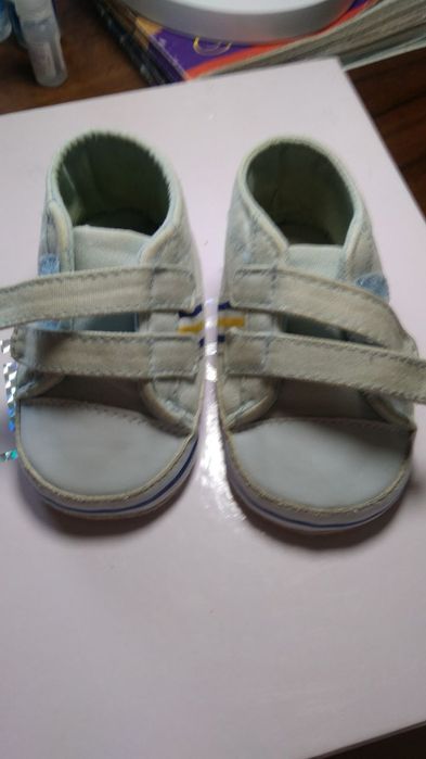 Детская обувь продается