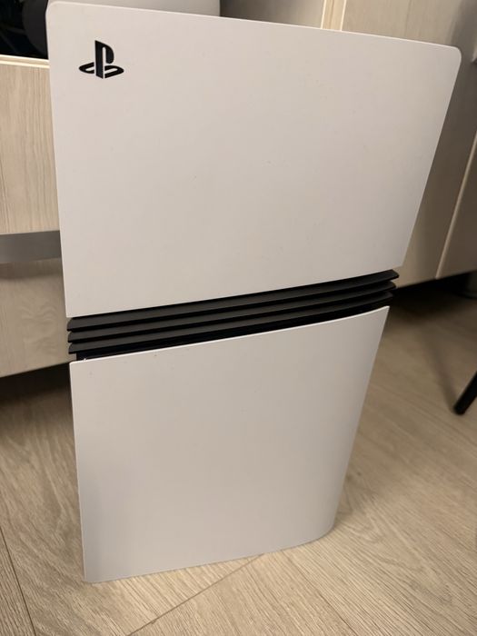 Vand PlayStation 5 PRO 2TB