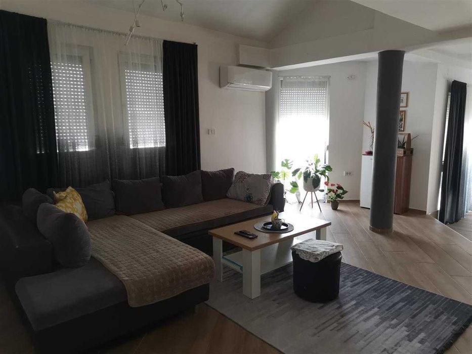 Дава се под наем Тристаен апартамент в Пловдив, Остромила - 82 кв.м за 270.3 € - Снимка #8