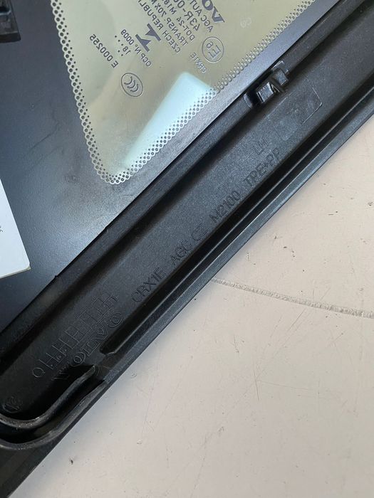 Geam mic spate stanga VOLVO XC40 2018+  31442381