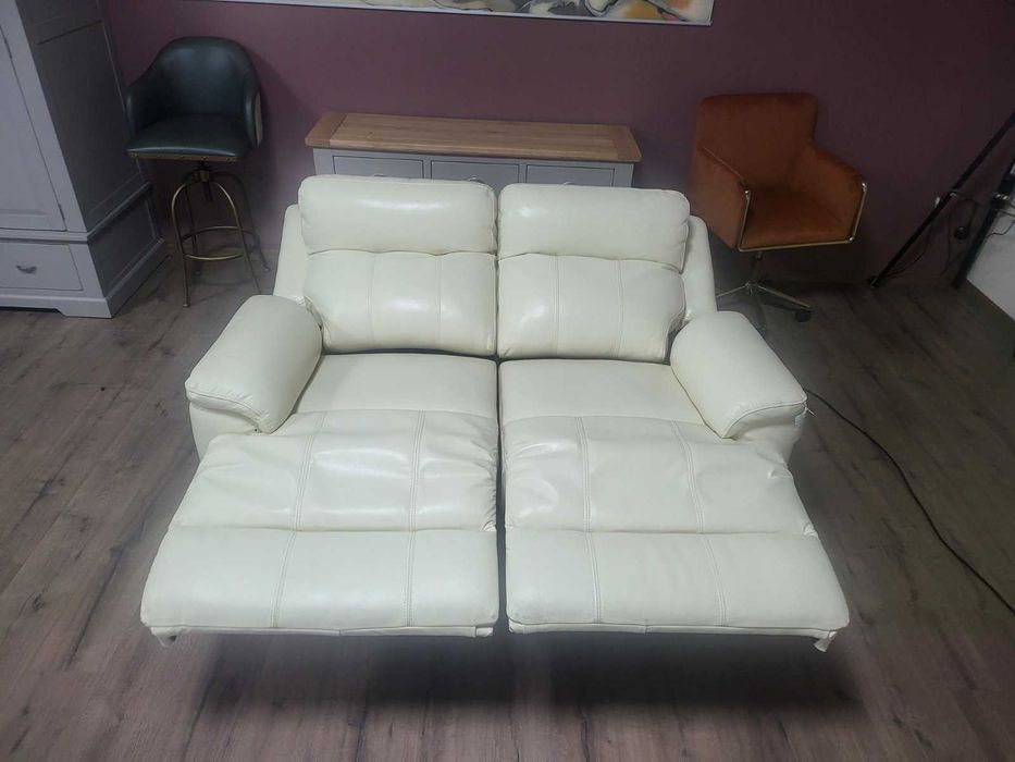 Светло кремав кожен диван двойка с електрически релаксиращ механизъм