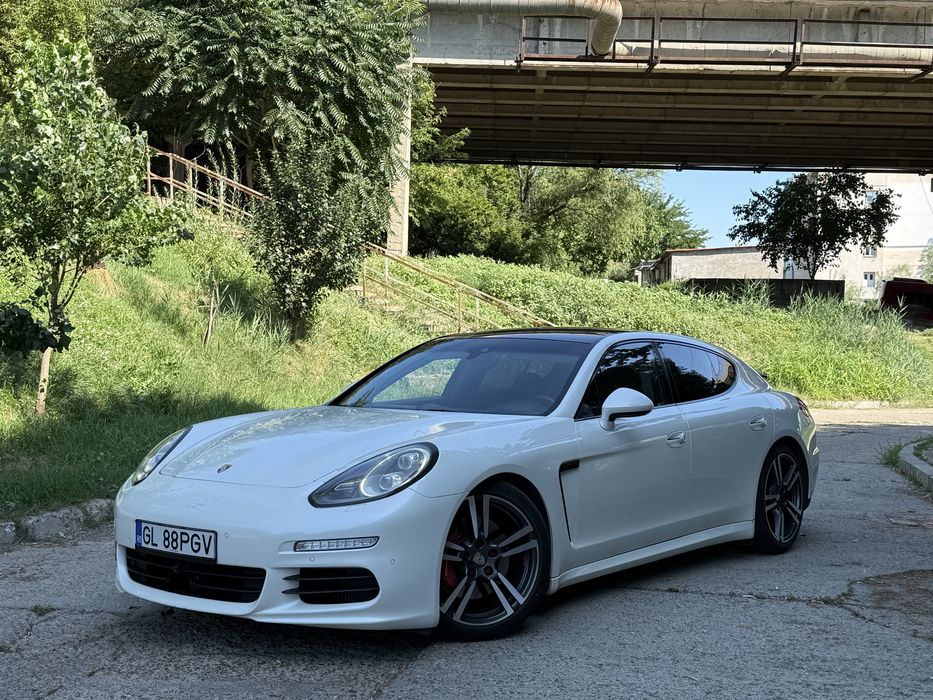 Porsche Panamera 4S