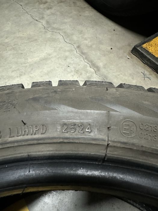 Шины зимние R18 235/45/18
