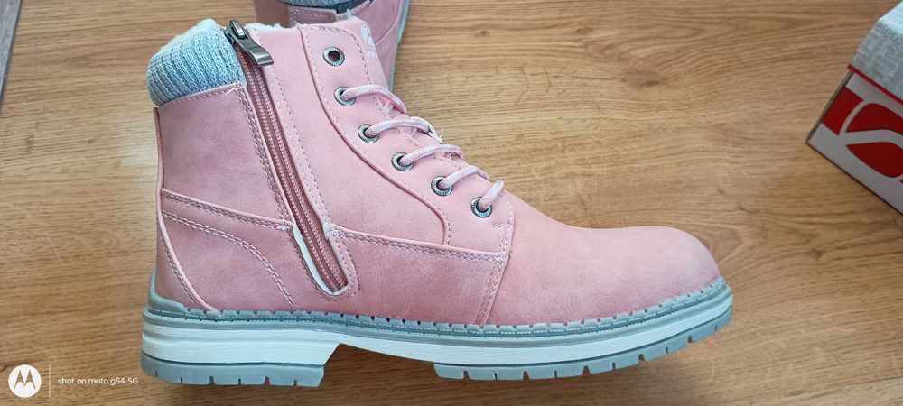 Чисто нови дамски боти RUNNERS  розови с топла подплата