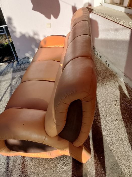 Луксозен Диван еко кожа