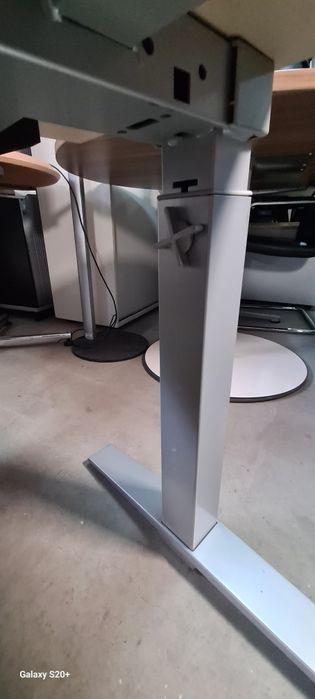 Немско офис бюро регулируем повдигане  оборудване