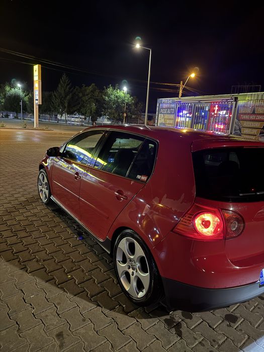 Se vinde Golf 5 GTI