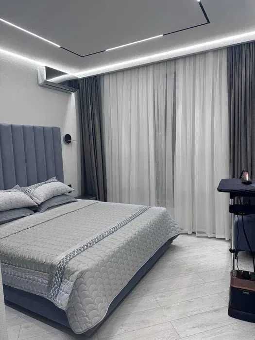 Айбеке ЦУМ Космонавты