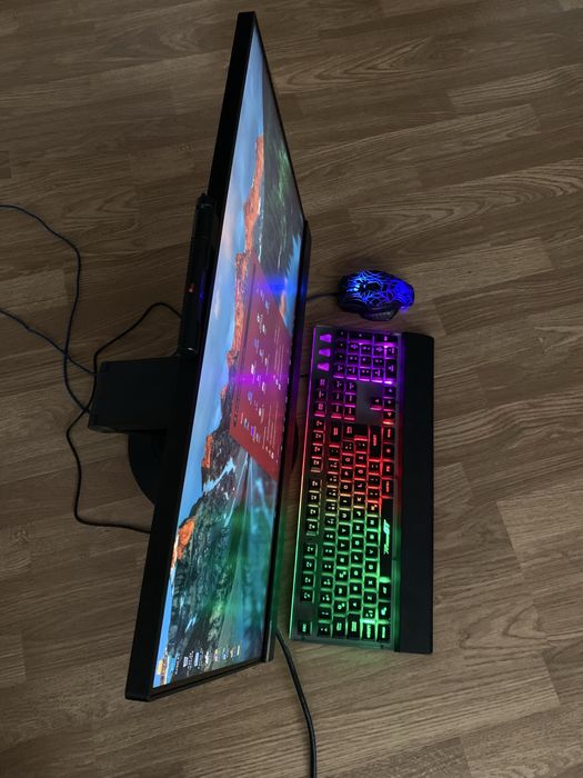 Lenovo ThinkCentre core i5,Display 23,8 tableta tach,Windows 11,ssd