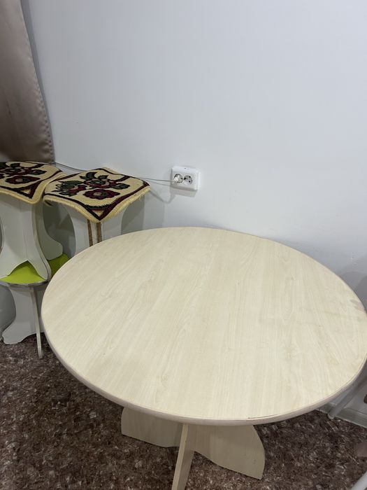 Продам стол со стульями