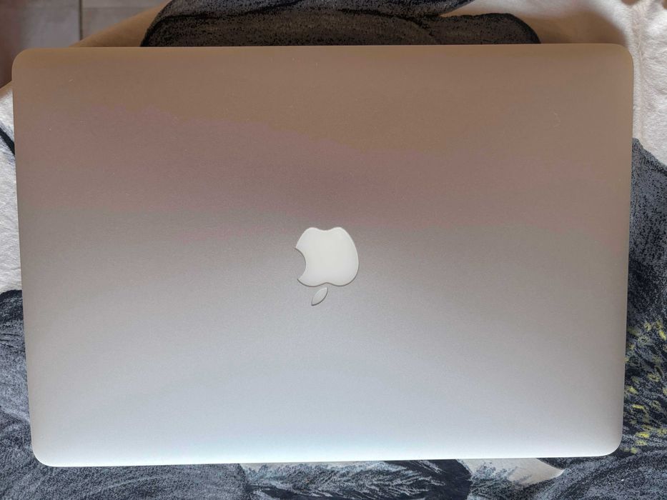 MacBook Pro (15-inch, Mid 2012) 2,6 GHz Intel Core i7, 8GB RAM, 512GB