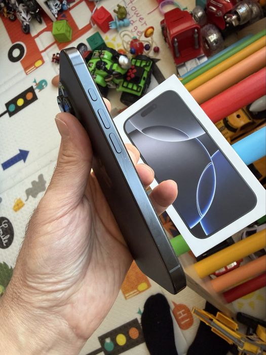 iPhone 16 Pro Black Titanium