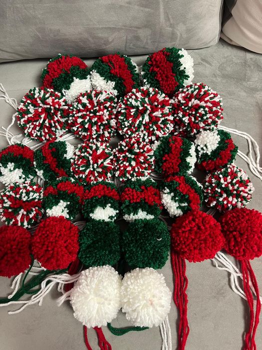 Топче, топчета от прежда, помпон, пискюл, пушета