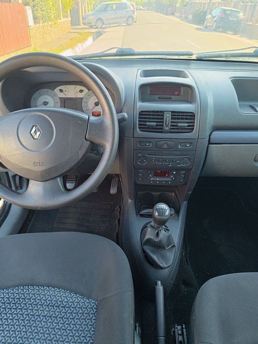 Vând Renault Clio 1.4mpi 2007