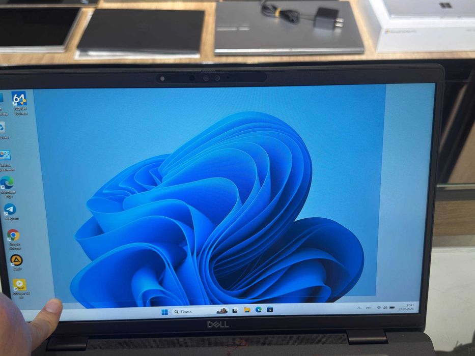 DELL carbon 7530 Core i5-1245U ram 16 ssd 512 сенсорный