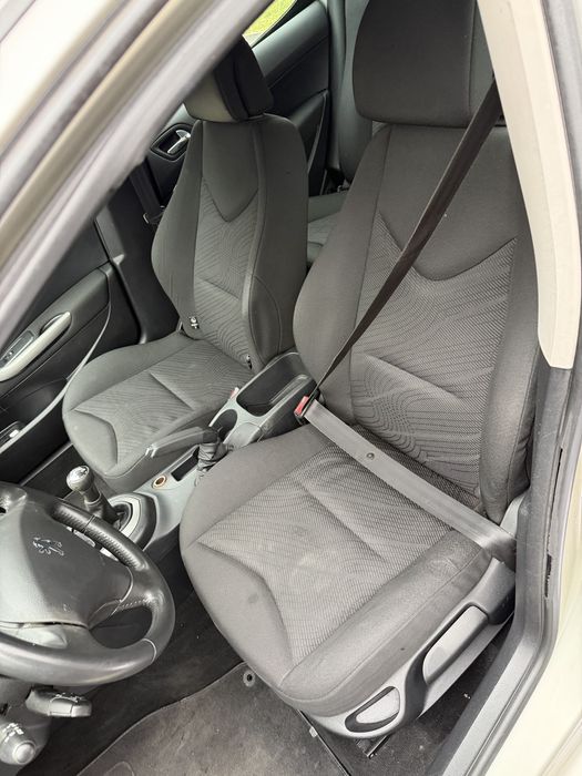 Peugeot 308 1.6i  Пежо 308