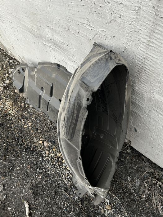 Подкрыльник правый