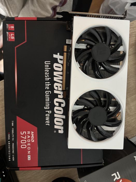 Геймърски компютър Ryzen 5600/RX5700/16 Ram/256 ssd/500GB hdd/500W