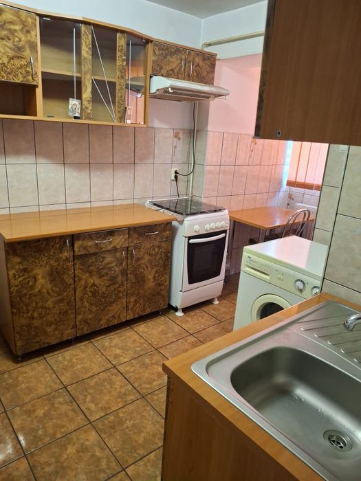 Inchiriez pe termen lung ,microapartament .