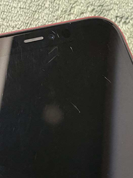 Iphone 11 Rosu Sanatate baterie 72%