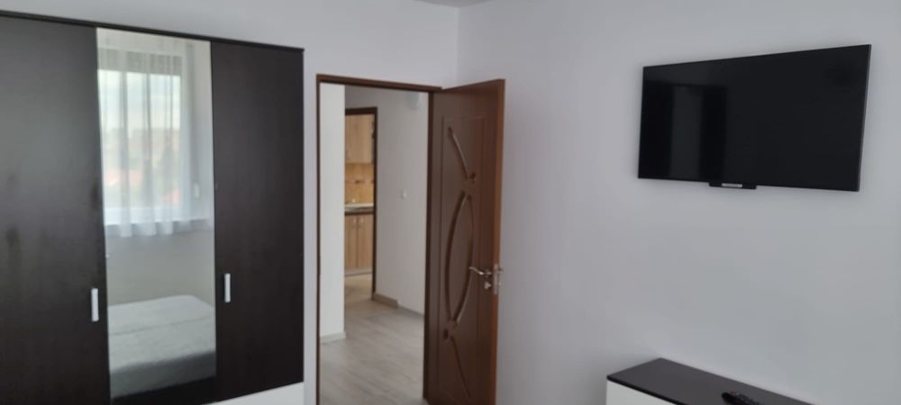 Inchiriez apartament 2 camere zona Ared Uta