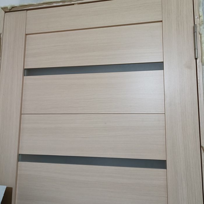 Продам дверь с коробкой