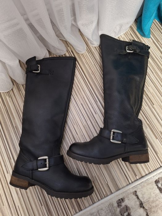 Cizme piele mărime 38.